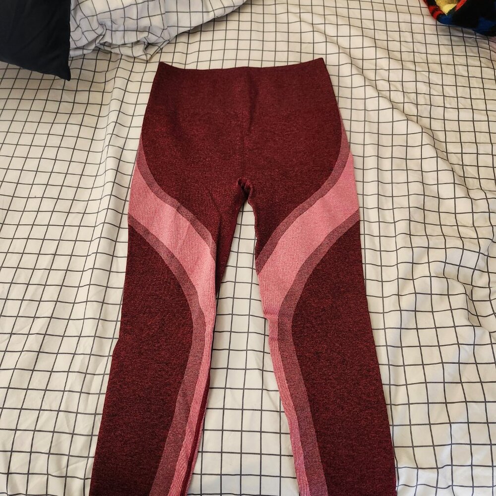 Fabletics Helena Seamless Crop Top And Swift Legg… - image 4